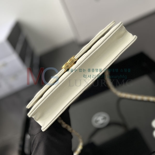 * 22K  ü WOC  23601-A-1