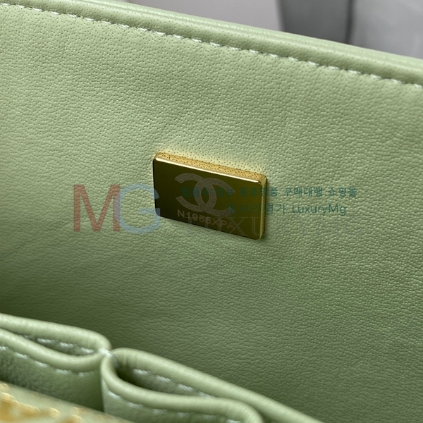 * Ŭ ÷ A01113-71-8