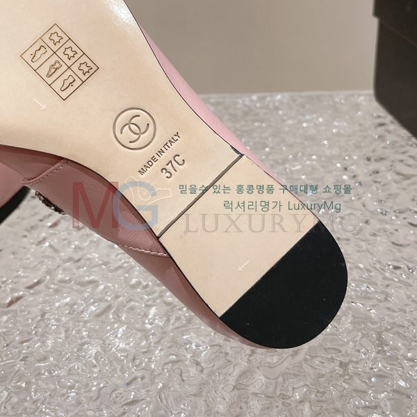 *  ÷  CH200118