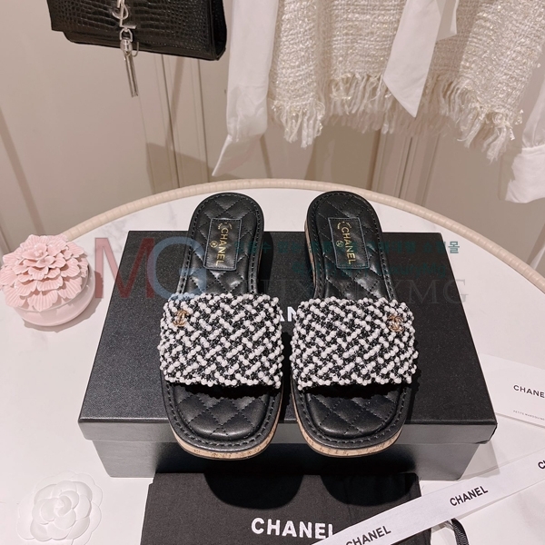 *   CH233052