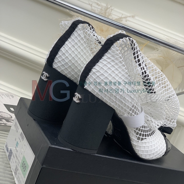 * ̵ CH697121-2