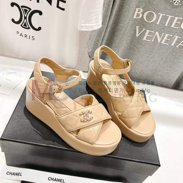 *   CH692719-4