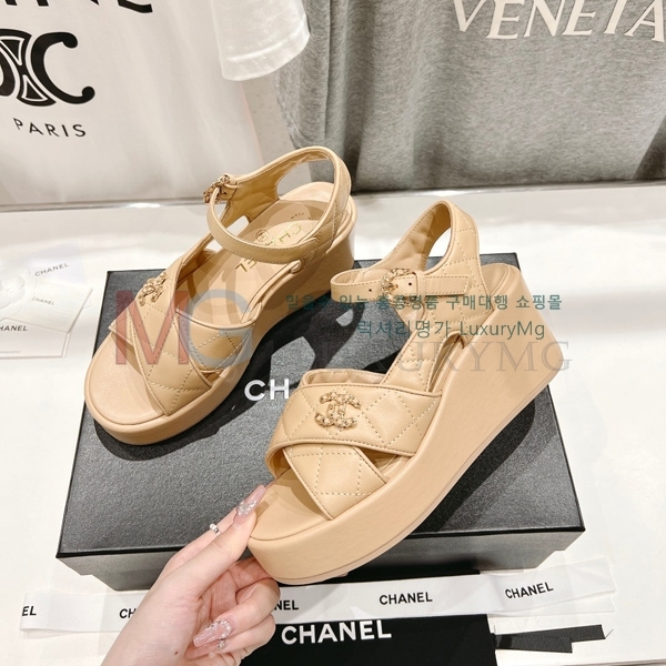 *   CH692719-4