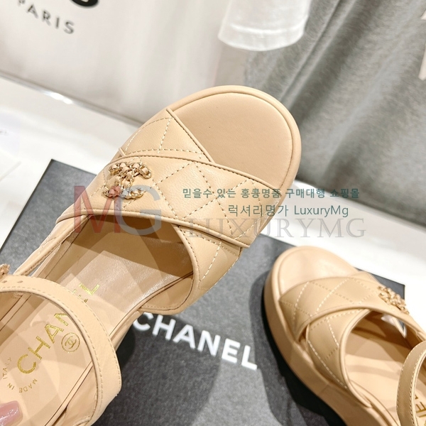 *   CH692719-4