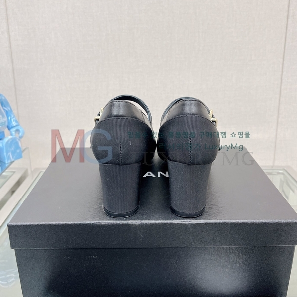 *   K806653