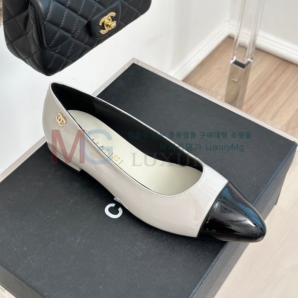 *  ÷ 30KA55842-4