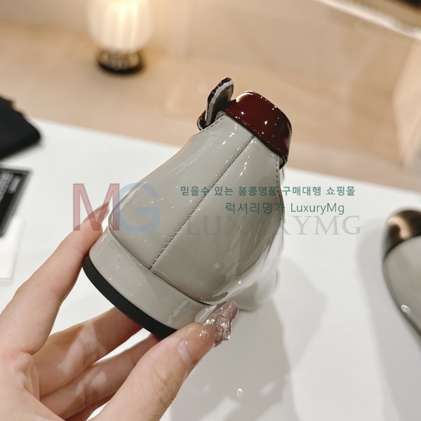*  ÷ K888671-3
