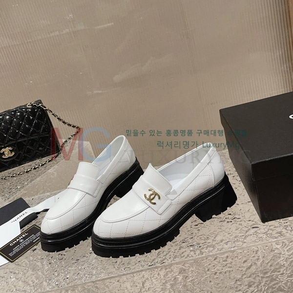 *   CH688228-1