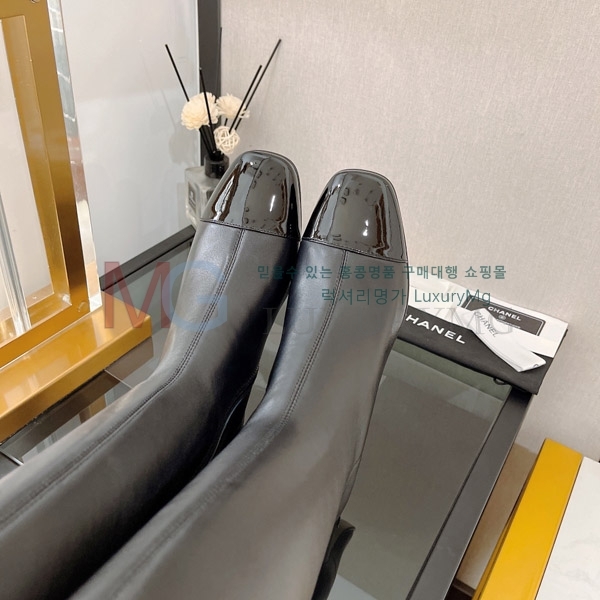 *   MZ3006524-3