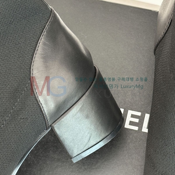 *  XI35111-2