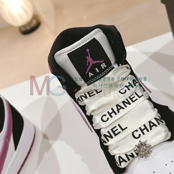 * # NIKE  ž CN968411