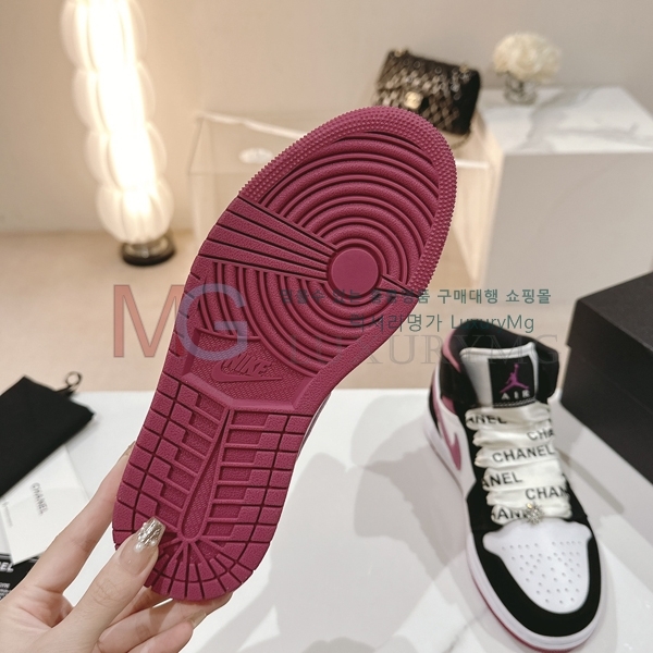 * # NIKE  ž CN968411