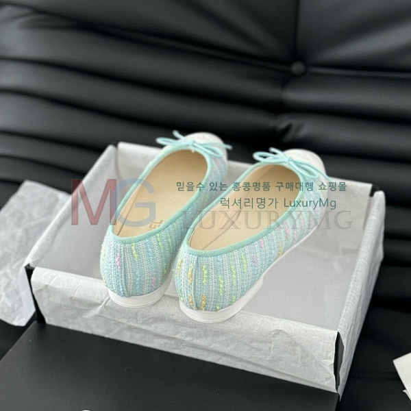 *  ÷ KX211536