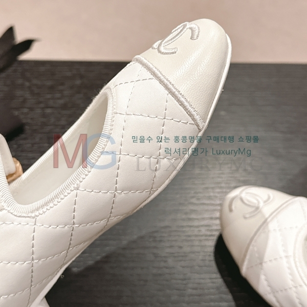 *  ÷ KX681526-5