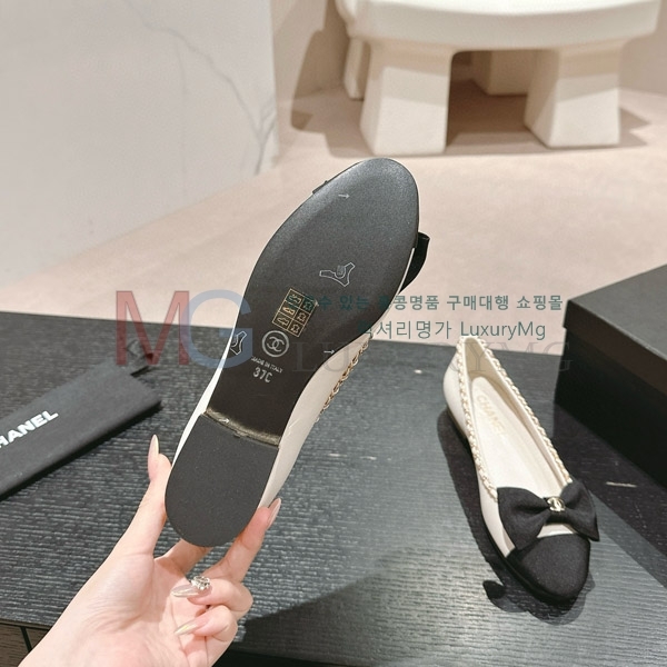 *  ÷ CH7011185-1