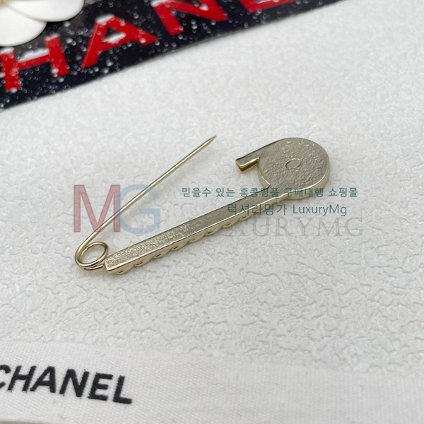 * ġ G1006702