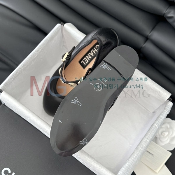 *  ÷ CH700029-3