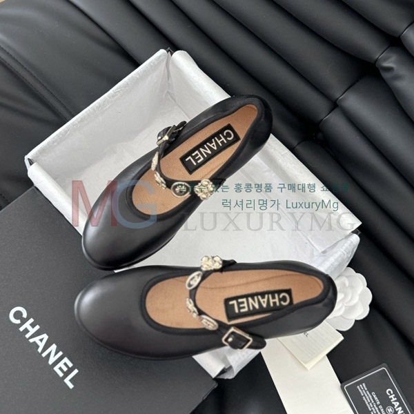 *  ÷ CH700029-3