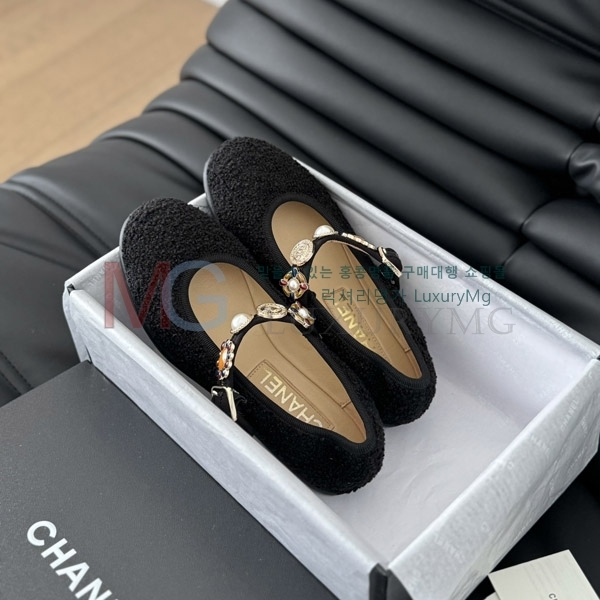 *  ÷ CH700029-2