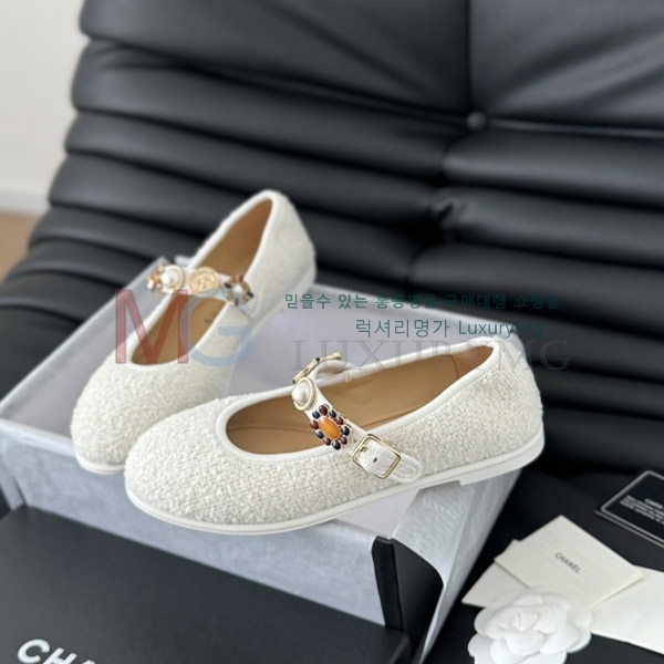 *  ÷ CH700029-1
