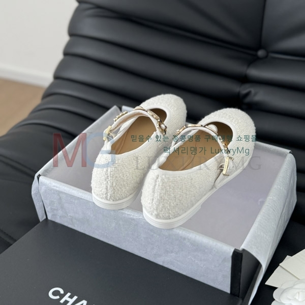 *  ÷ CH700029-1