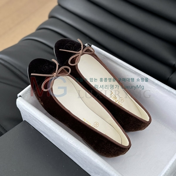 *  ÷ CH700028-8