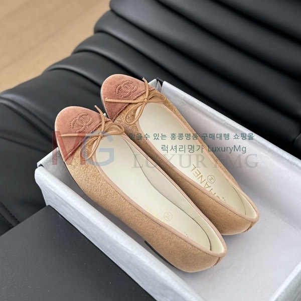 *  ÷ CH700028-7