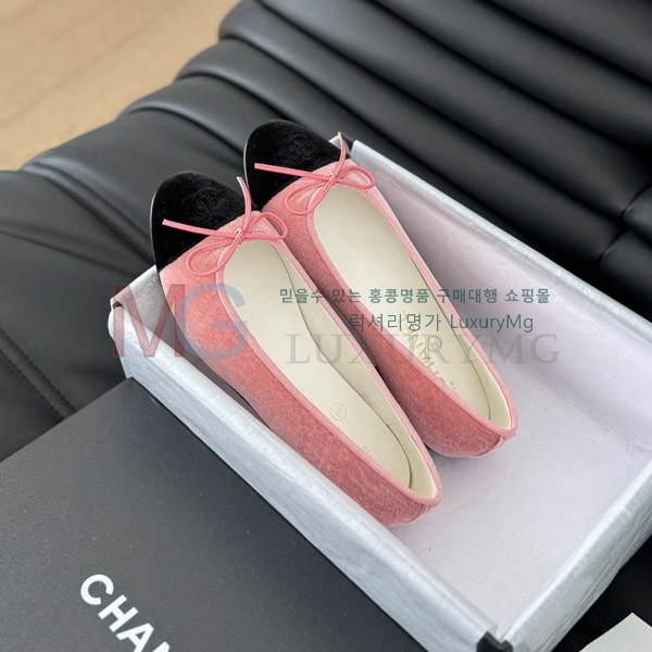 *  ÷ CH700028-4