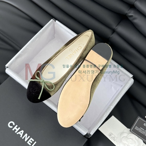 *  ÷ CH700028-5