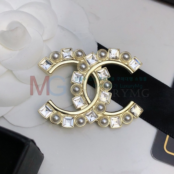 * ġ G1006703