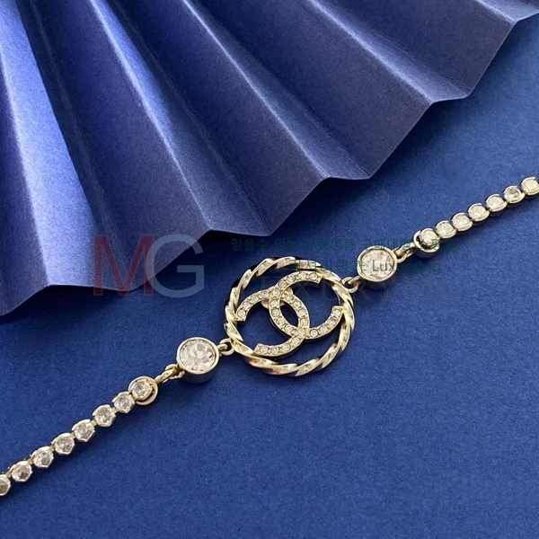 *  G12251431