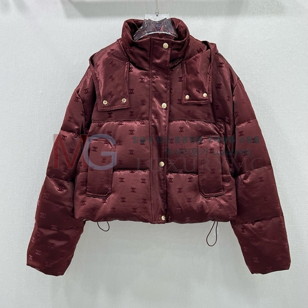  * ٿ е CH6335635-4