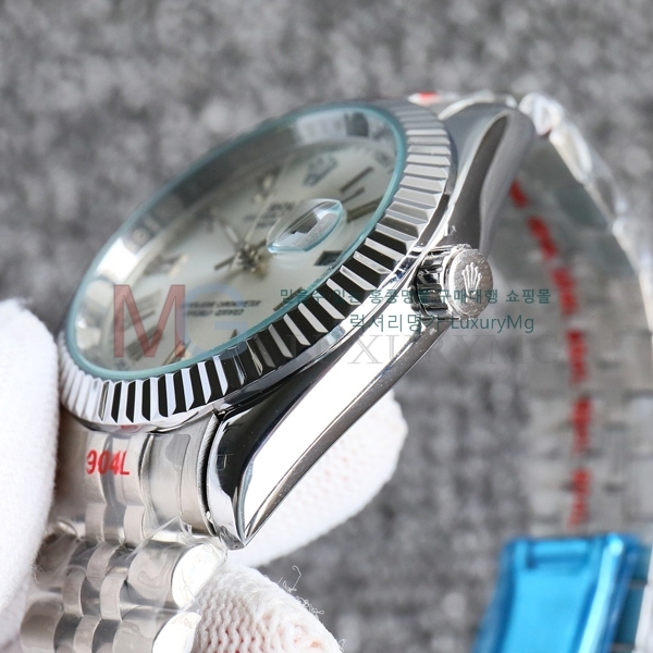 (120 ǰ)  η ð R44430 41MM