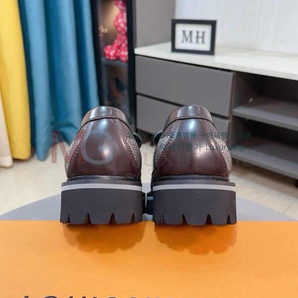 ̺   LV22011806-7