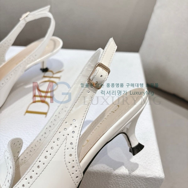     3D2R605569-1