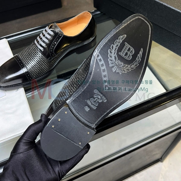߸   BM557132-2