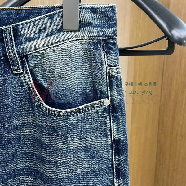   û 489679