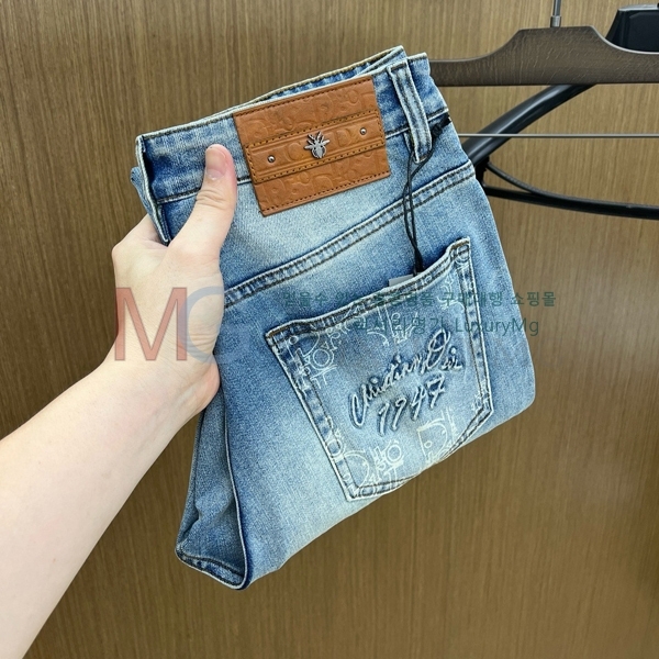   û 489680