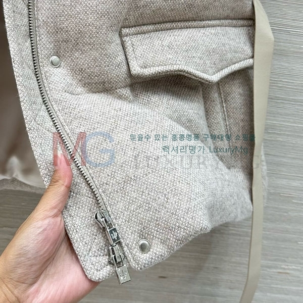 ���� �η�**�� �ٿ� �е� ���� LP2312055-1