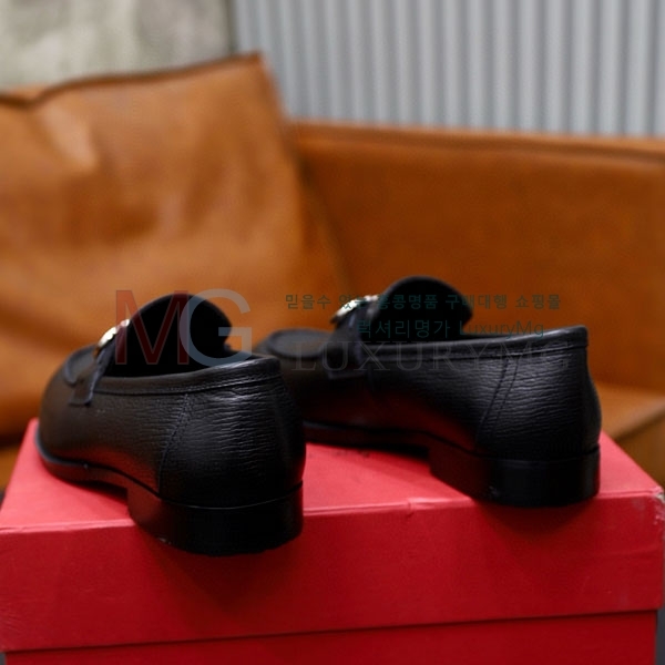  󰡸  R588803