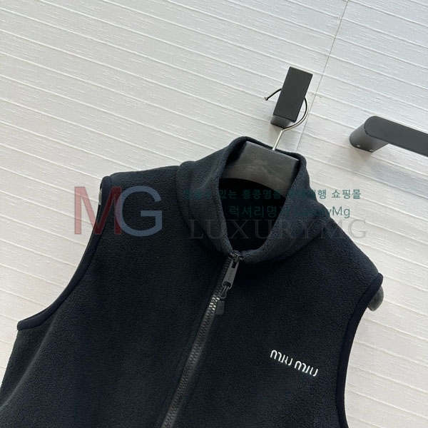  ̿̿   MIU245645-6