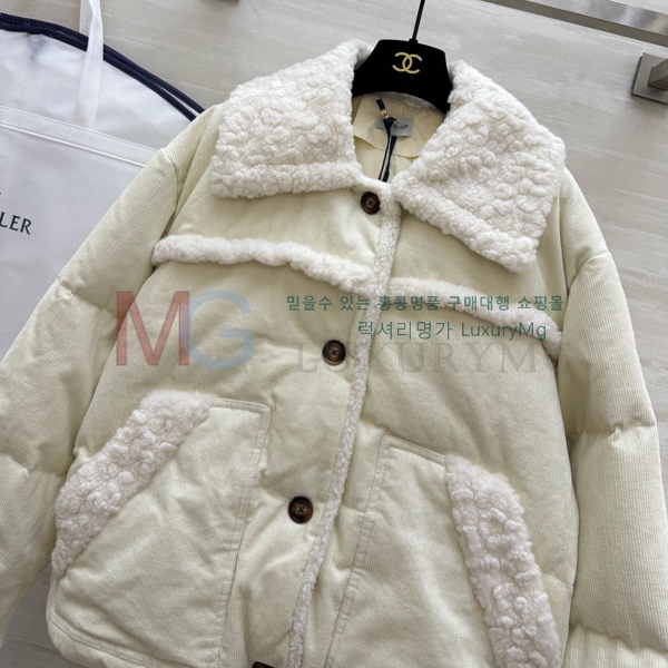 ���� ��**�� �ٿ� �е� 8369586-1