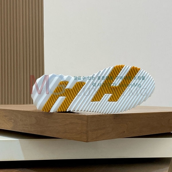 ���� �����޽� ����Ŀ�� W82220-8