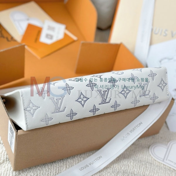 ̺ Ʈ  Ŭġ M61692-203