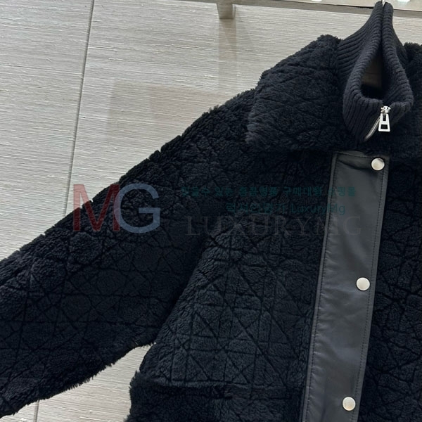   þ   Ʈ DO6134054-7