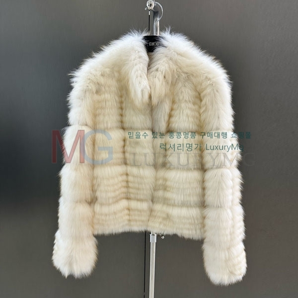   þ   DO8234077-15