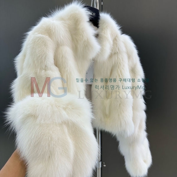   þ   DO8234077-22