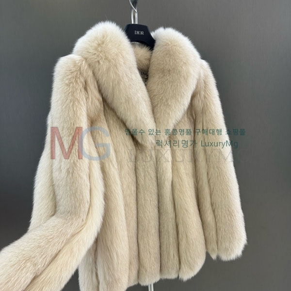   þ   DO8234077-25