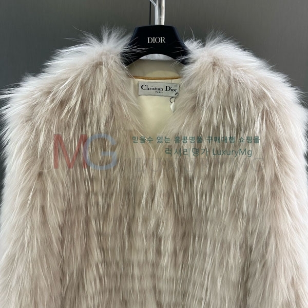   þ   DO8234077-33