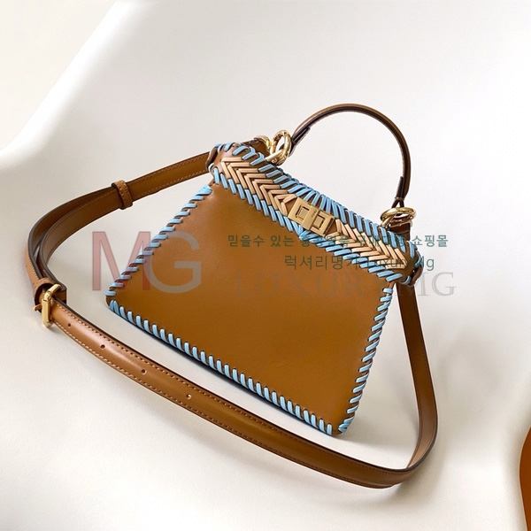 ��� ��ī�� ���̾��� �����ڴ� �̴� F0095001-3